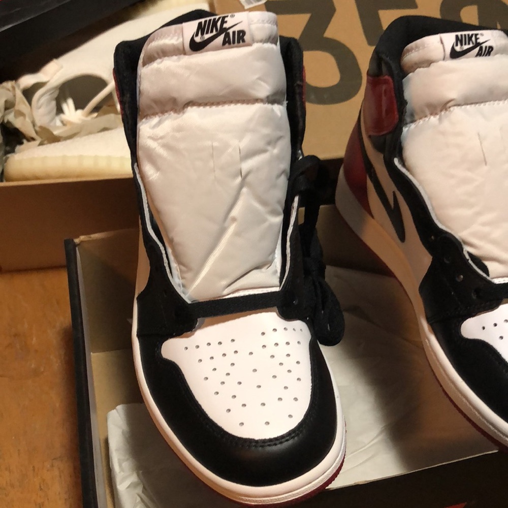 Air Jordan 1 Retro High OG - Picture 9 of 14